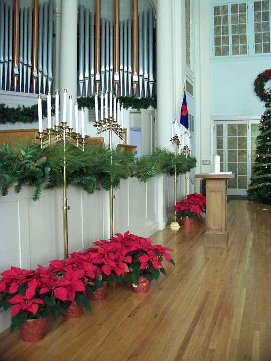 christmas-decorations-for-church-sanctuary