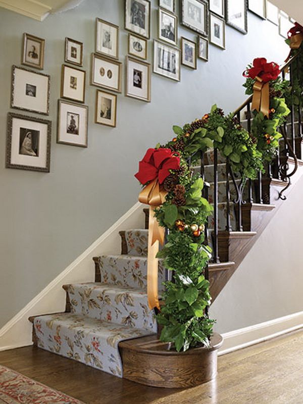christmas-garland-ideas-staircase