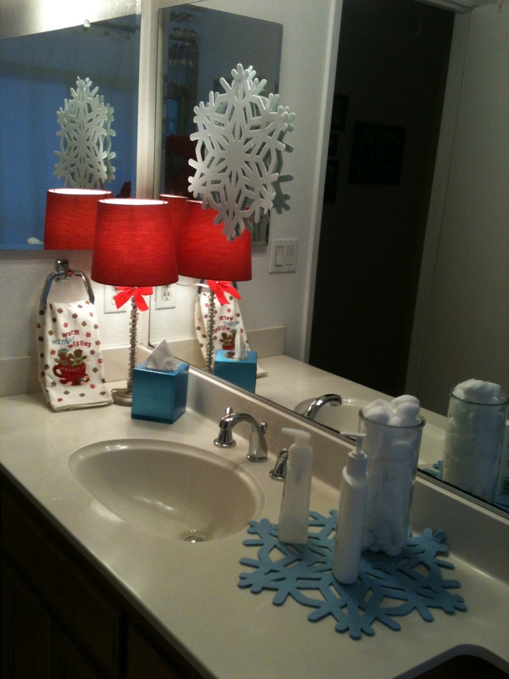 christmas-holiday-bathroom-decor-design