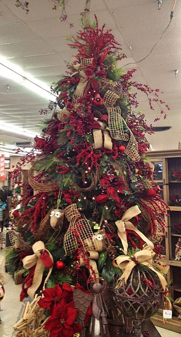 christmas-tree-decorated-with-burlap-ribbon