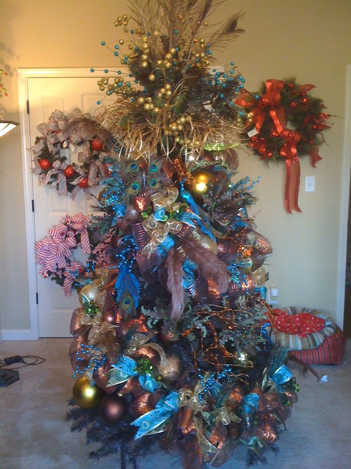 christmas-tree-with-mesh-ribbon-fine-design
