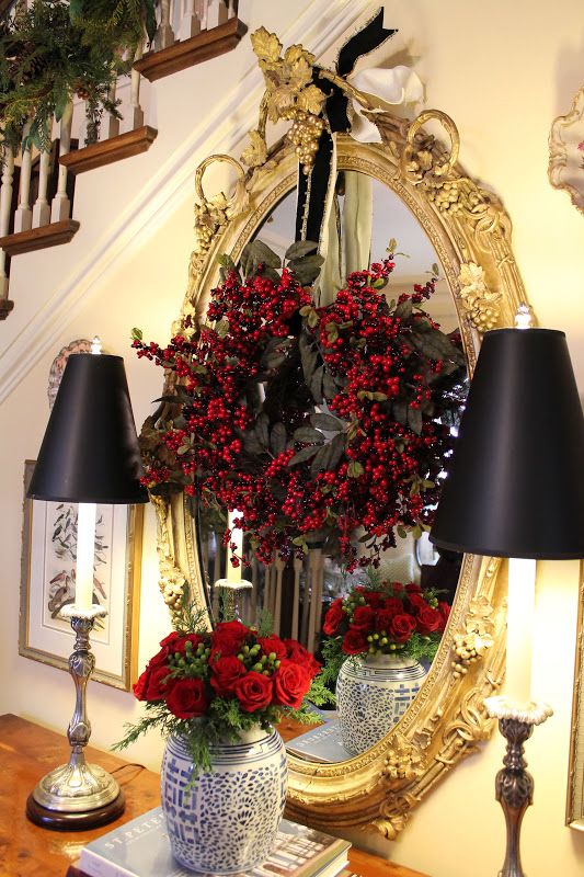 christmas-wreath-over-mirror