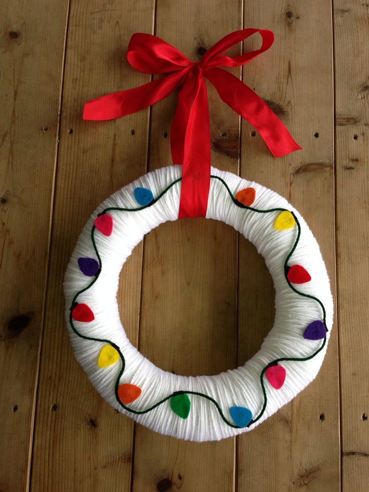 christmas-yarn-wreath