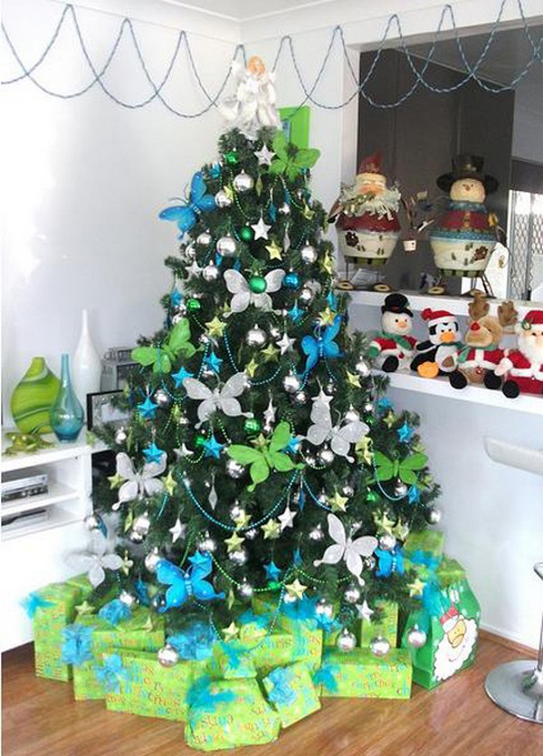 classic-christmas-tree-decorating-fine-design