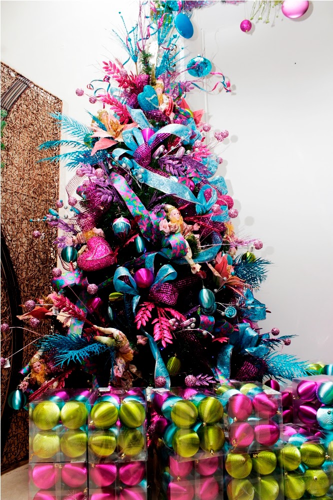 colorful-christmas-tree-decoration