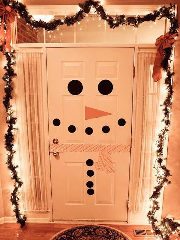 diy-snowman-door