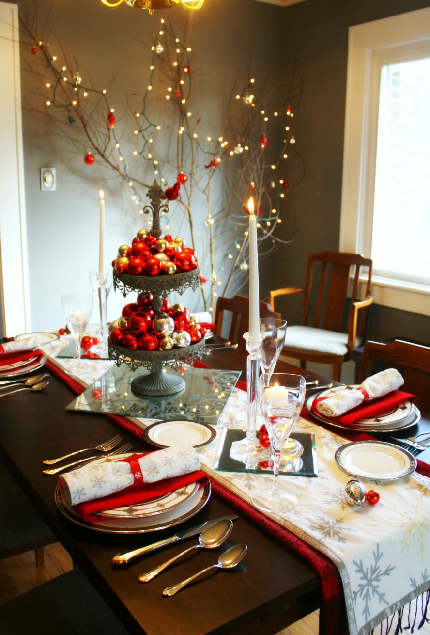 decoration-attractive-design-of-the-interior-christmas-lighting-for-dinner-party
