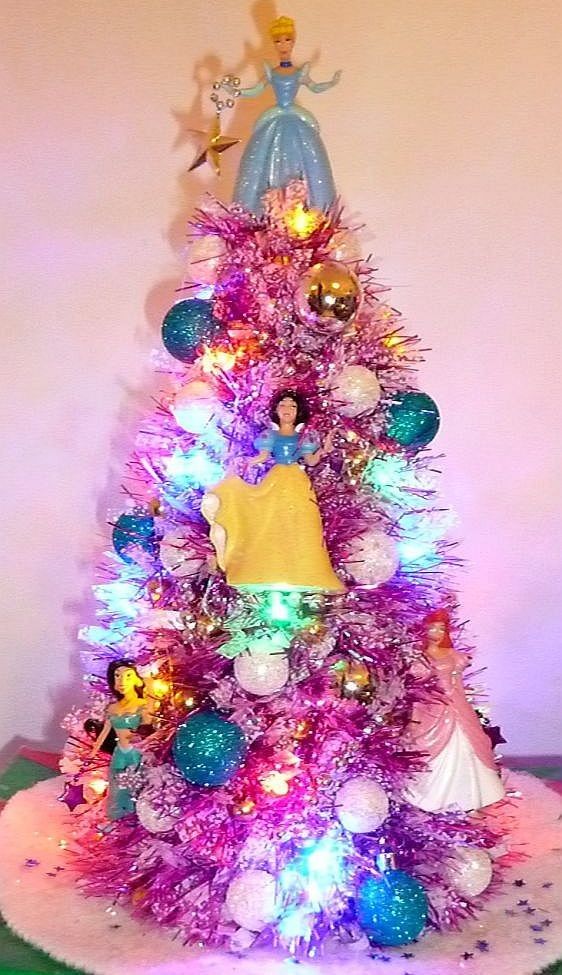 disney-princess-christmas-tree