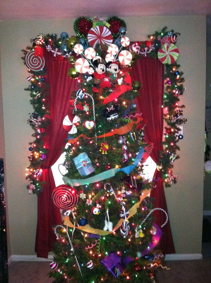 disney-themed-christmas-tree-idea