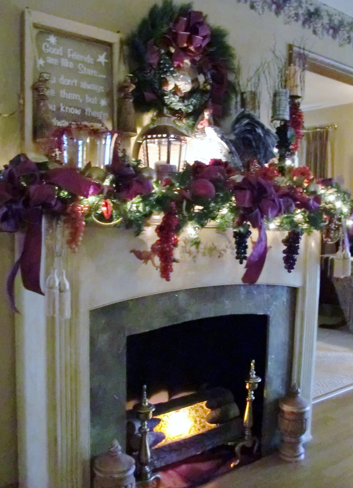 fireplace-mantel-christmas-decorating-design