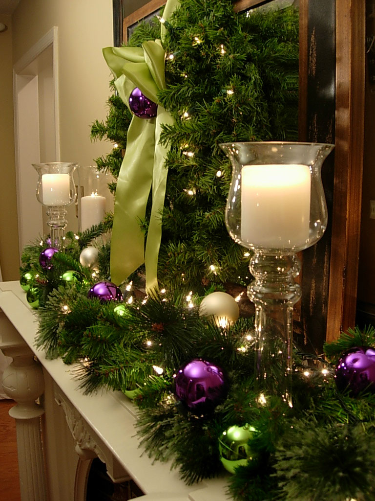 fireplace-mantel-christmas-decorating