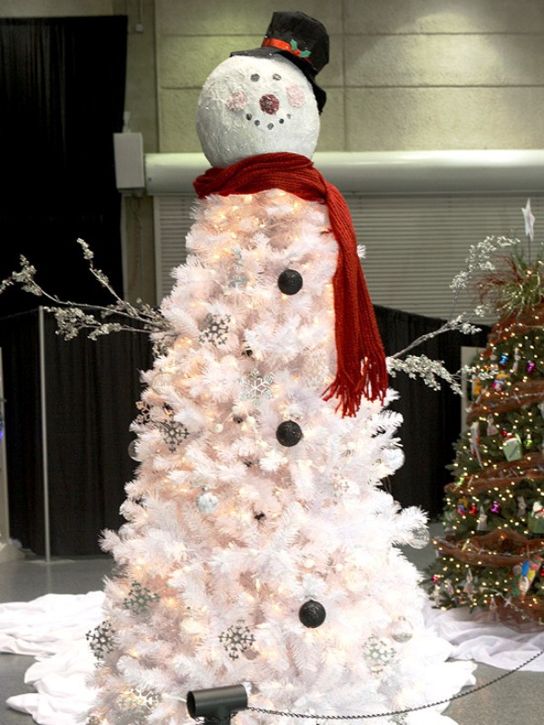 frosty-snowman-christmas-tree