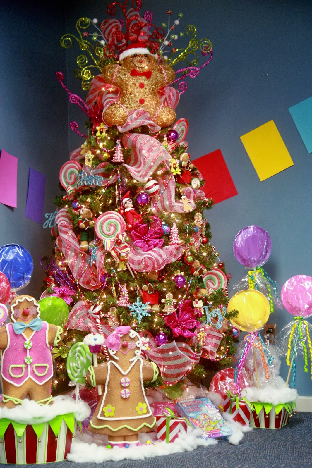 gingerbread-candyland-christmas-tree