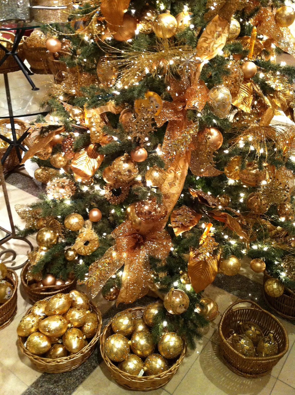 gold-christmas-tree-decoration-fine-ideas