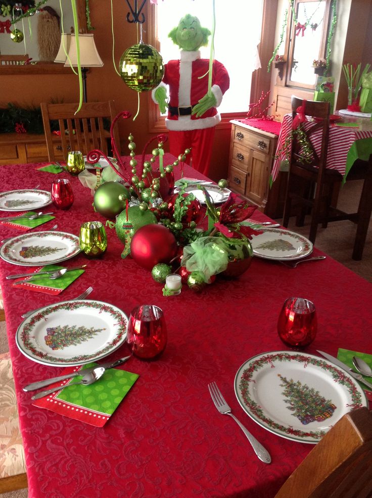 grinch-christmas-table