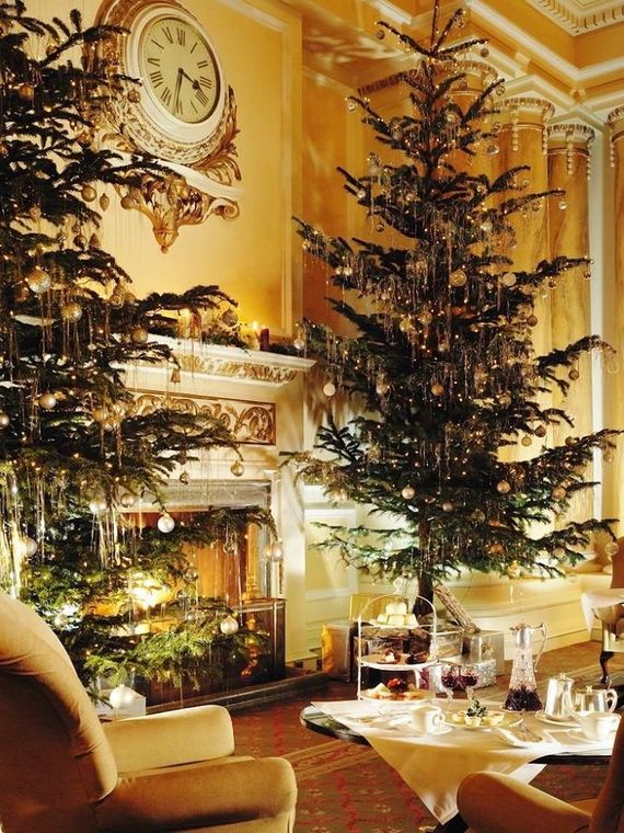 interior-christmas-tree