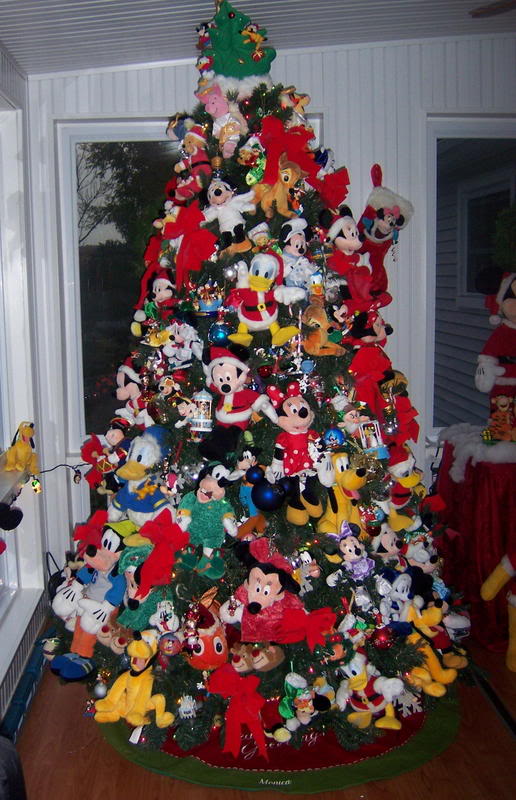 mickey-mouse-christmas-tree