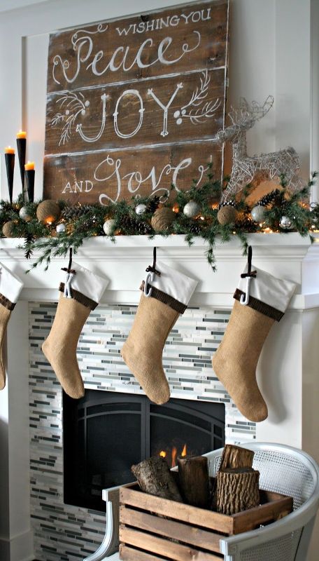 40 Most Beautiful Christmas Fireplace Decorations Ideas - Decoration Love