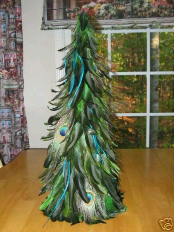peacock-christmas-tree-decorating