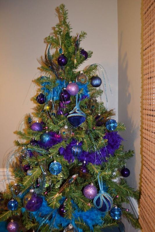 peacock-christmas-tree-fine-colour