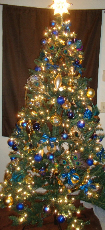 peacock-themed-christmas-tree