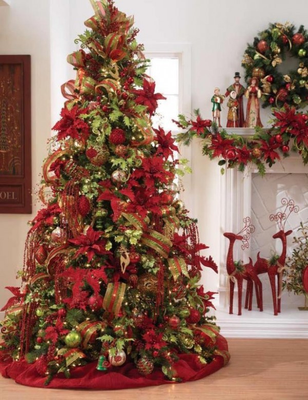 red-decorated-christmas-tree