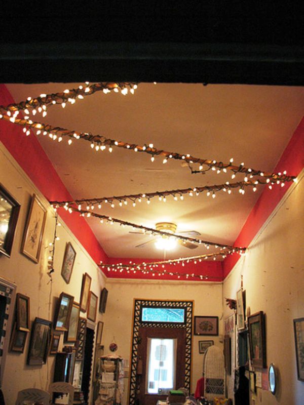 rooms-with-christmas-lights-ceiling