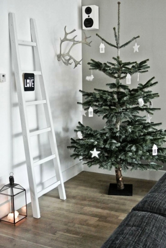 simple-christmas-tree-decoration