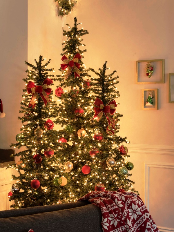 skinny-christmas-trees-for-small-spaces
