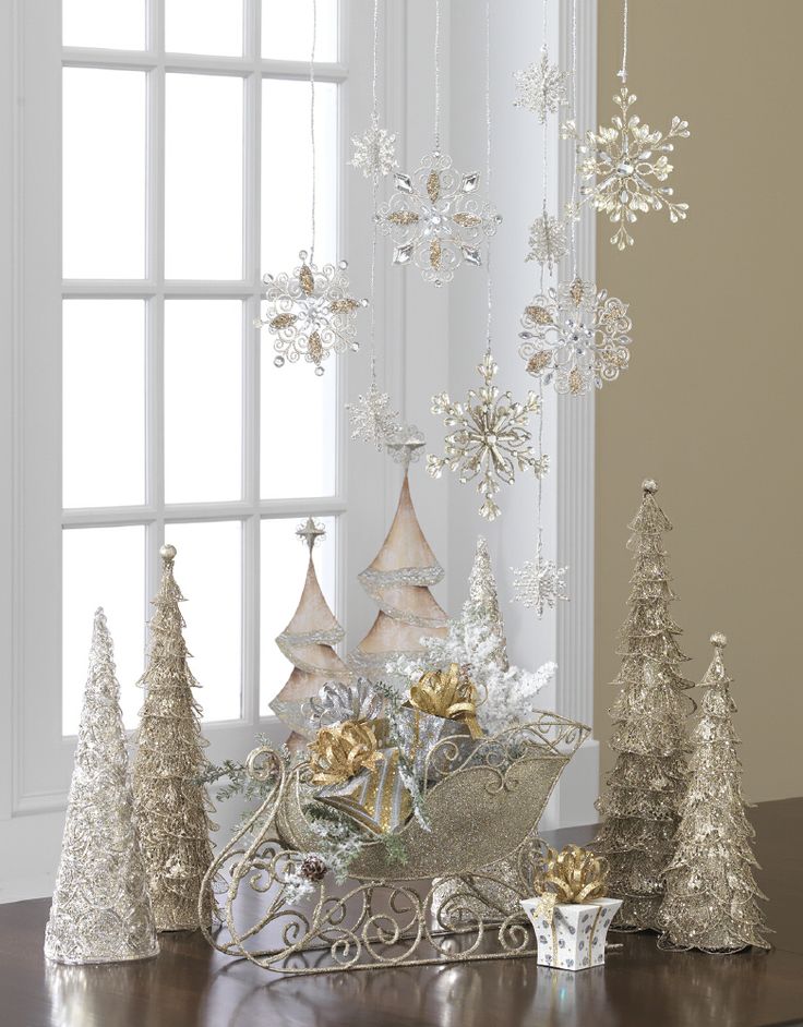 white-crystal-and-silver-christmas-tree