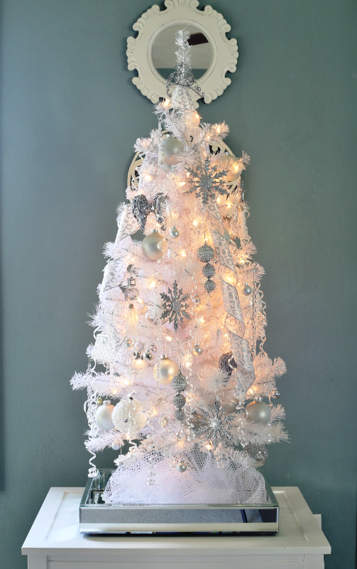 white-winter-wonderland-christmas-tree