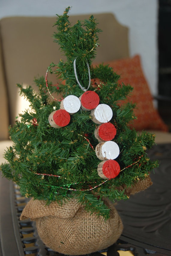 wine-cork-christmas-ornament-candy-cane