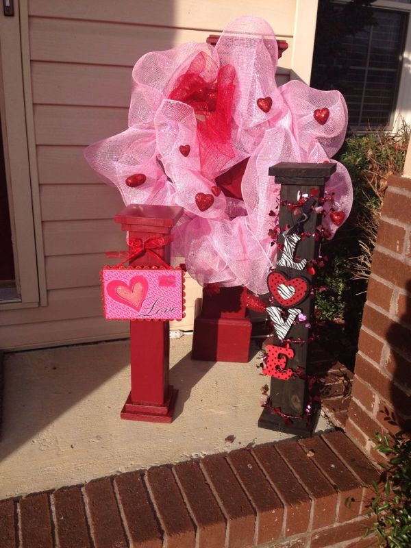 diy-valentine-decorations-for-front-porch