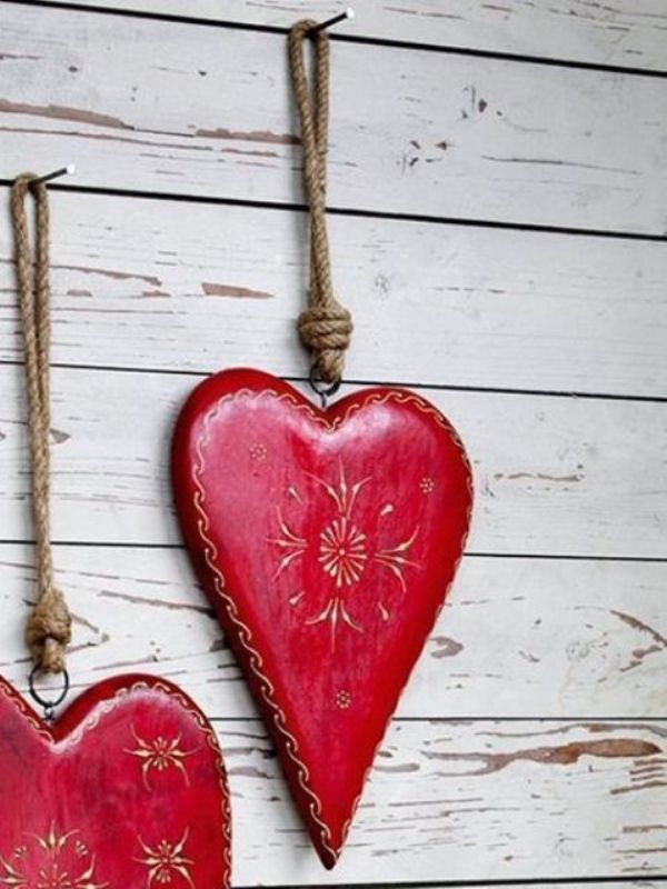 hand-painted-wooden-heart