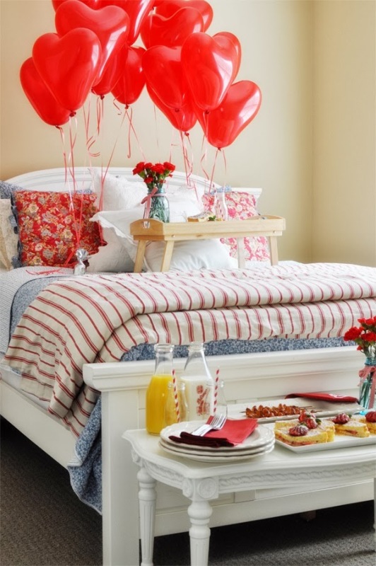 idea-valentines-day-breakfast-in-bed