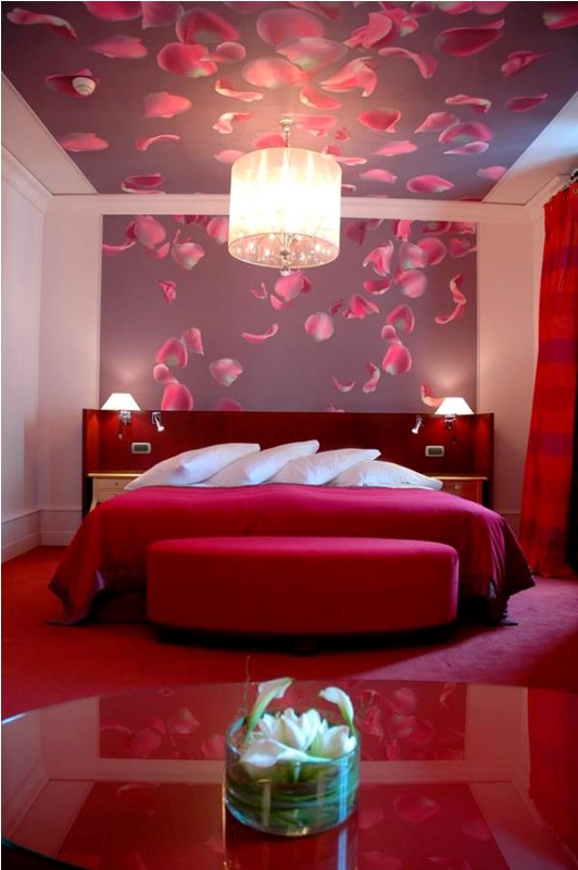 rose-petal-romantic-bedroom-decorating-ideas
